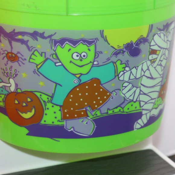 Vintage Shamrock Industries & Berrry Plastic Halloween Pumpkin Candy Pail Bucket - Picture 2 of 16